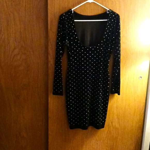 H & M DRESS, MEDIUM, RIVETING, LINED, LONG SLEEVE - Picture 2 of 3